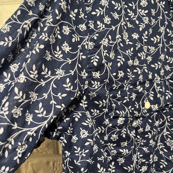 Lauren Ralph Lauren Women’s XL Navy Blue Floral lightweight button up Shirt EUC - Picture 4 of 9